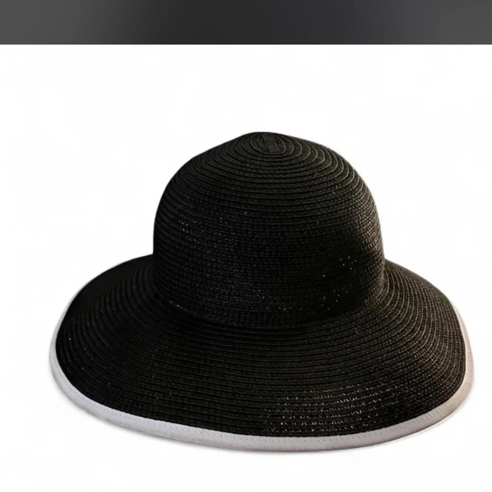 French Girl on Vaca vibes, resort summer hat, Ellen Tracy